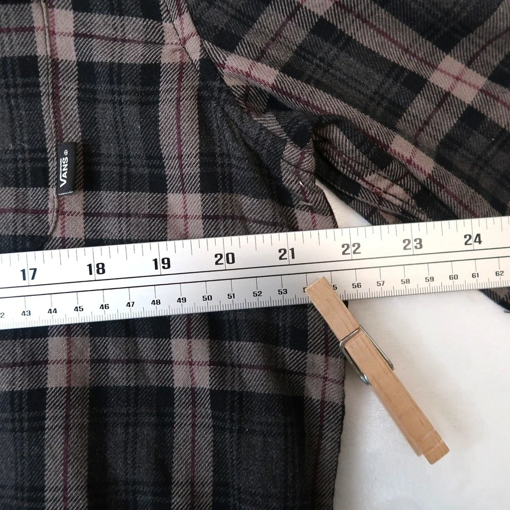 Vans Mens Flannel Shirt‎ XL Classic Fit Plaid Button Up Long Sleeve